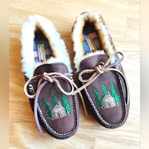 Kiel James Patrick Cozy Cabin Moccasins Shearling, Leather Size 6 NWOB